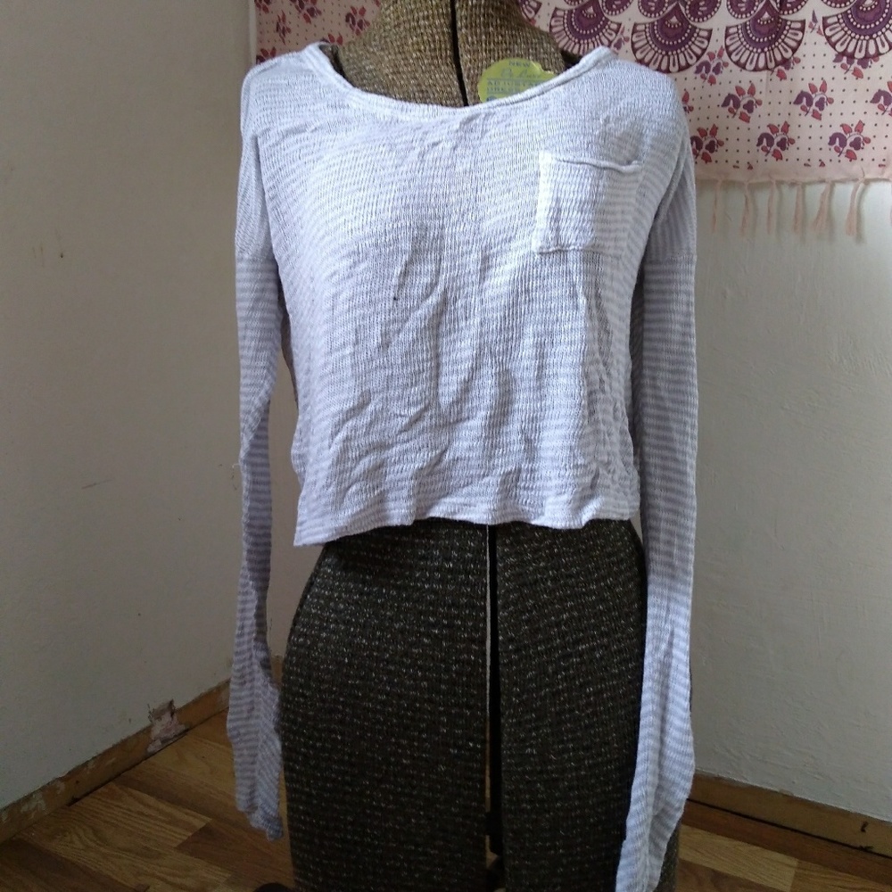 Lightweight cropped sweater